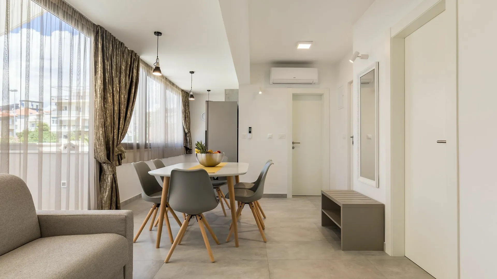 Luxury Rooms Pino Split 4*,  Kroatien