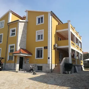 Lili , Zadar Kroatien